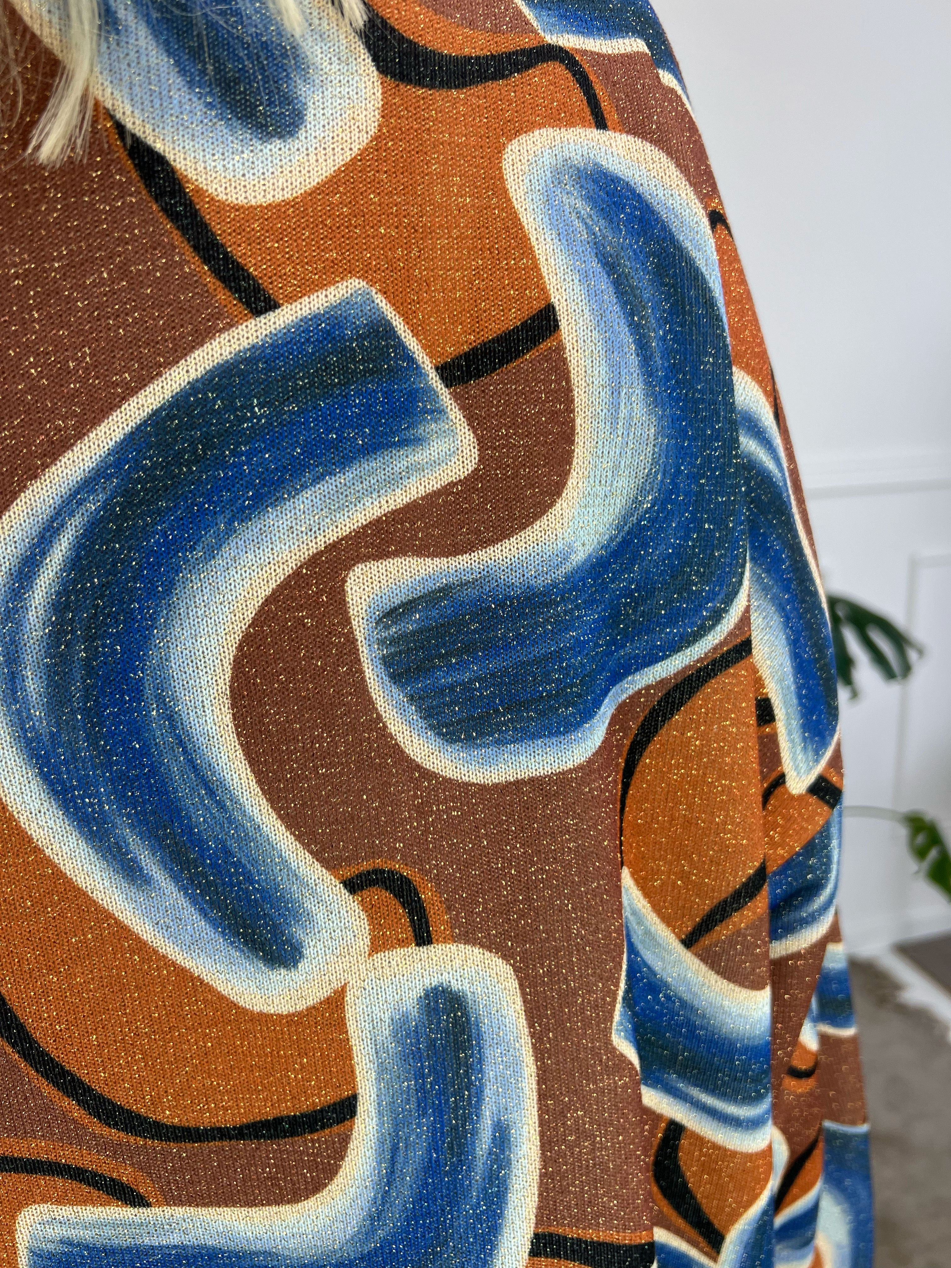 Astria - Mønstret kjole med små glimmertråde